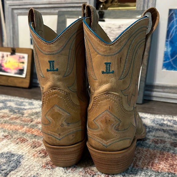 Lucchese Pris Pearl Bone Boots with Blue Stitching - Picture 6 of 16